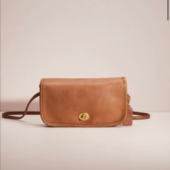 Handbags - COACH Vintage Dinky Bag